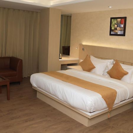 Hotel Radiance Барели Экстерьер фото