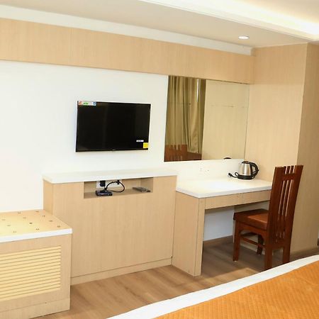 Hotel Radiance Барели Экстерьер фото