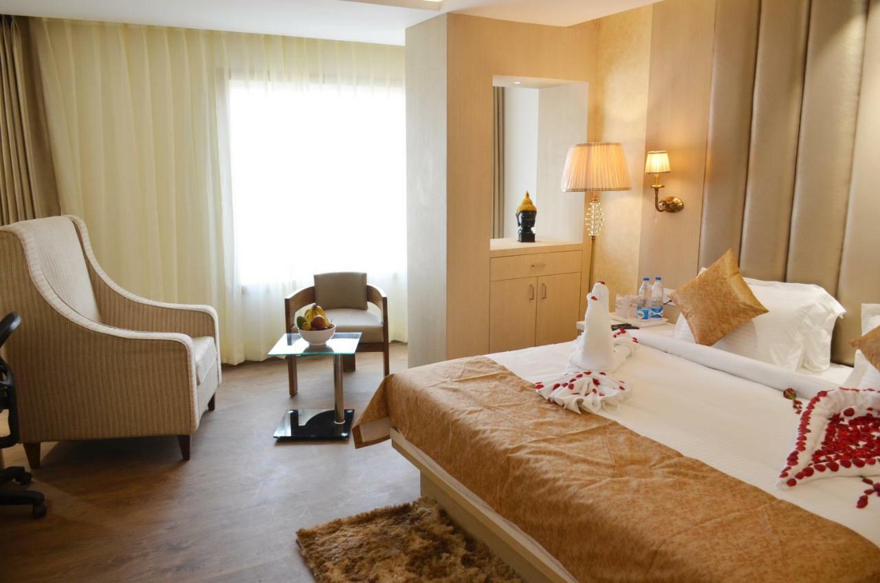 Hotel Radiance Барели Экстерьер фото