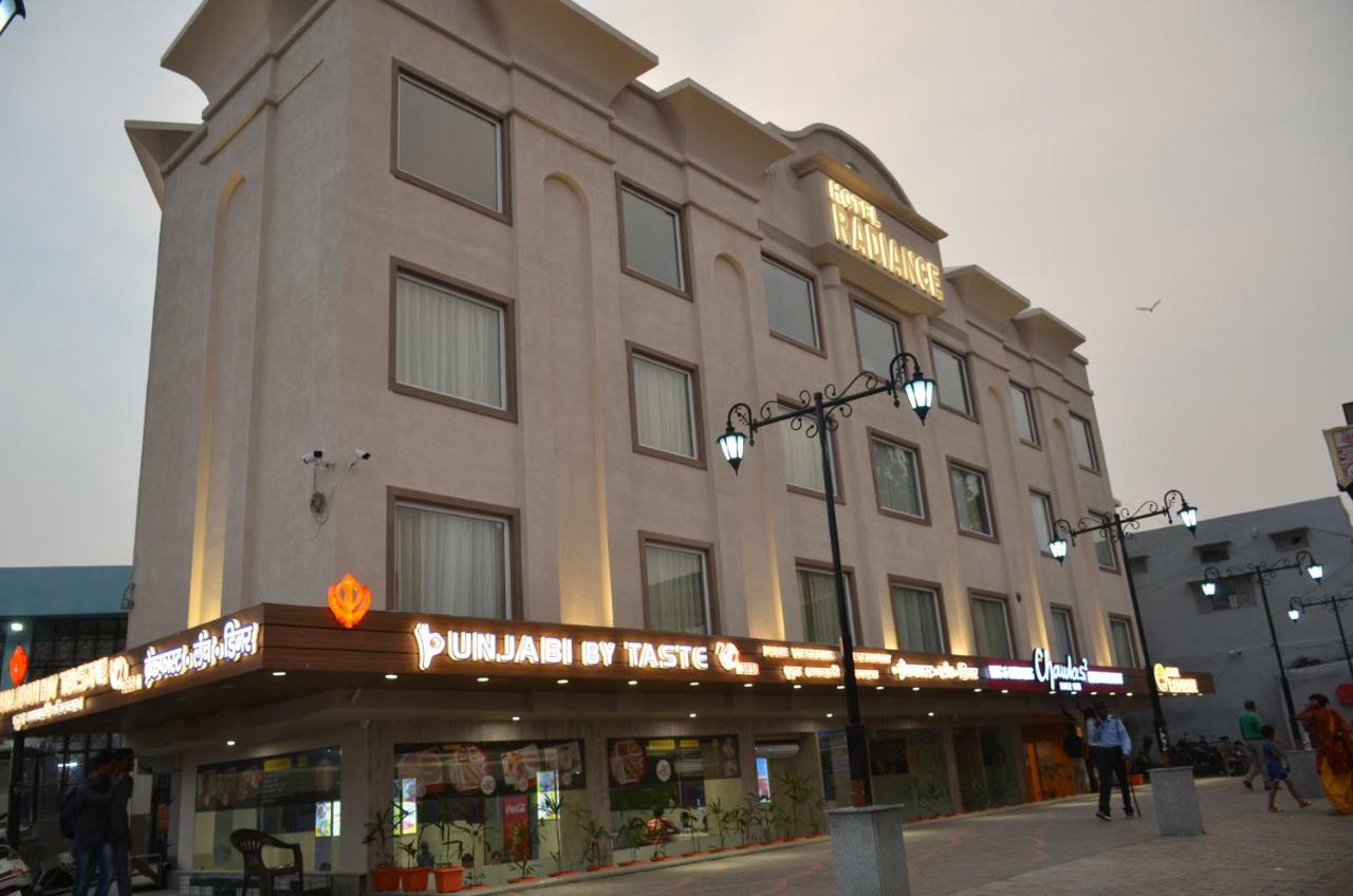 Hotel Radiance Барели Экстерьер фото