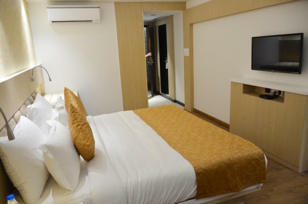 Hotel Radiance Барели Экстерьер фото