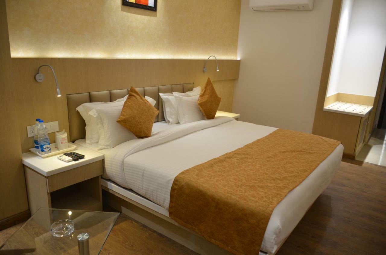 Hotel Radiance Барели Экстерьер фото