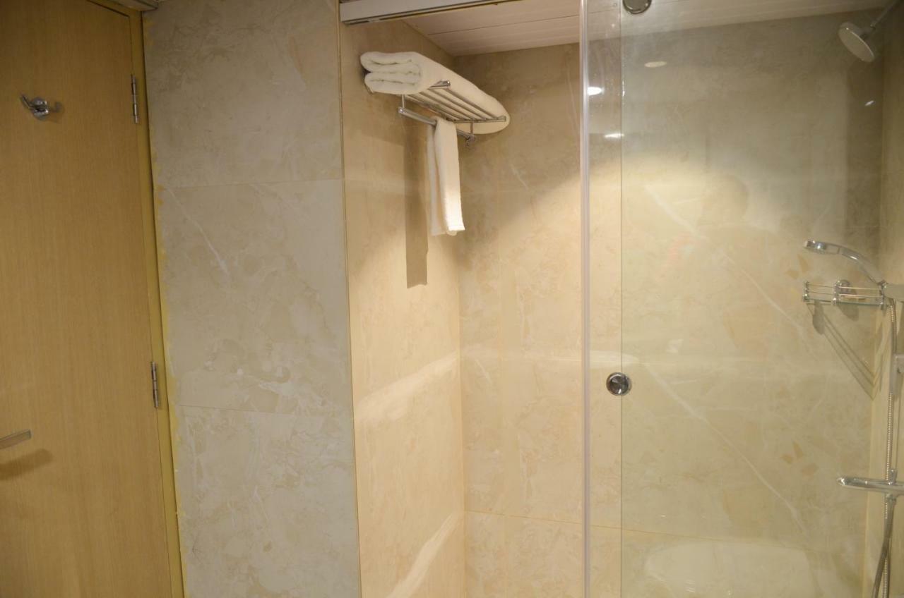 Hotel Radiance Барели Экстерьер фото